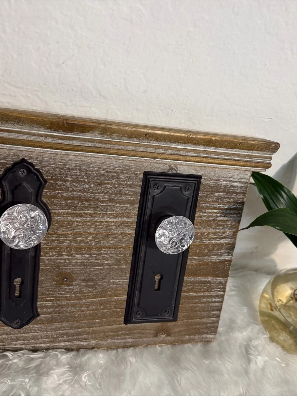 Rustic Wood Key Rack with Black Backplates and Glass Knobs